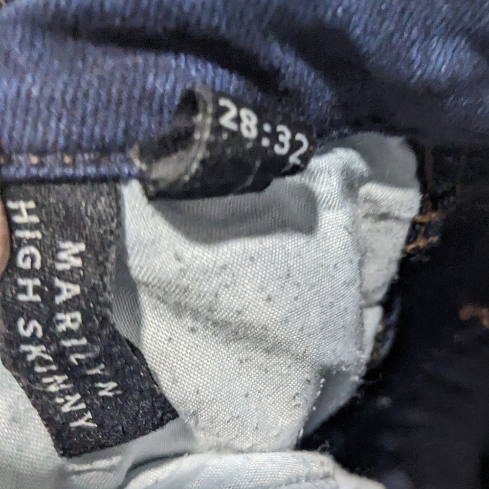 NEUW | Marilyn High Rise Skinny - Picture 7 of 12